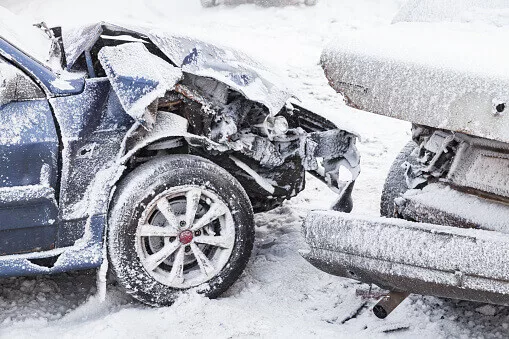 winter-car-accident