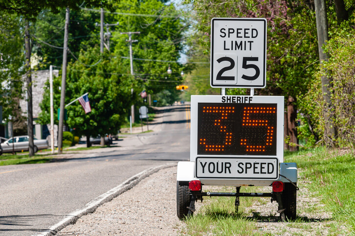 Most drivers exceed the speed limit despite the risks, study finds