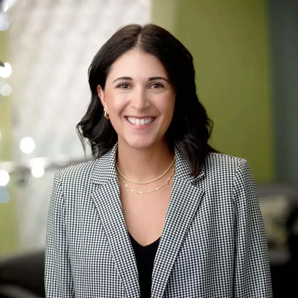 bretz portrait lauren 68c3ca8c714f5 1024x1024 1